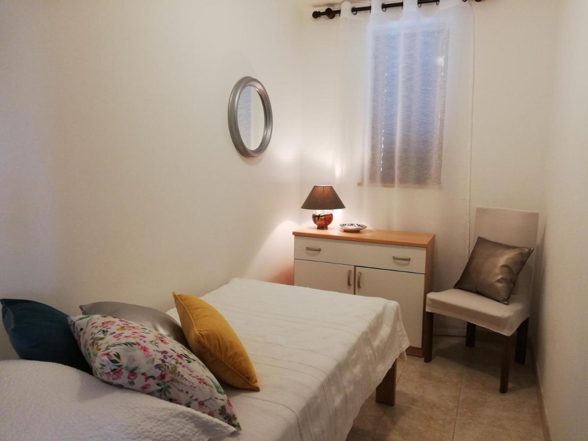 Apartments 4U Omisalj Bagian luar foto
