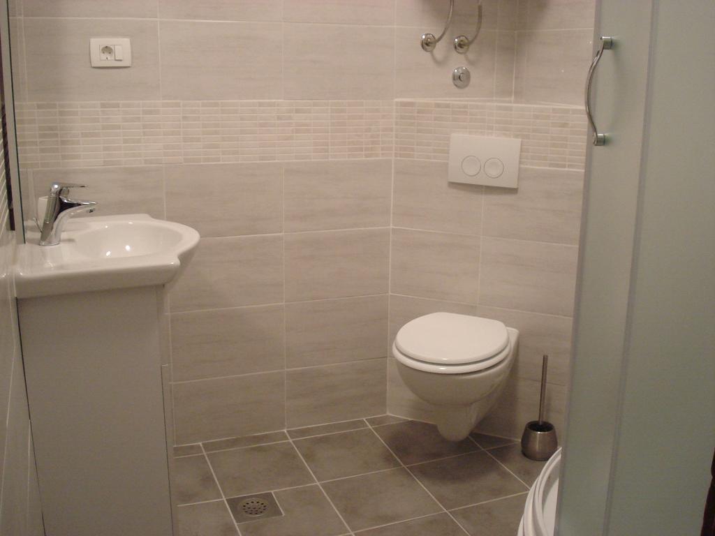 Apartments 4U Omisalj Bagian luar foto