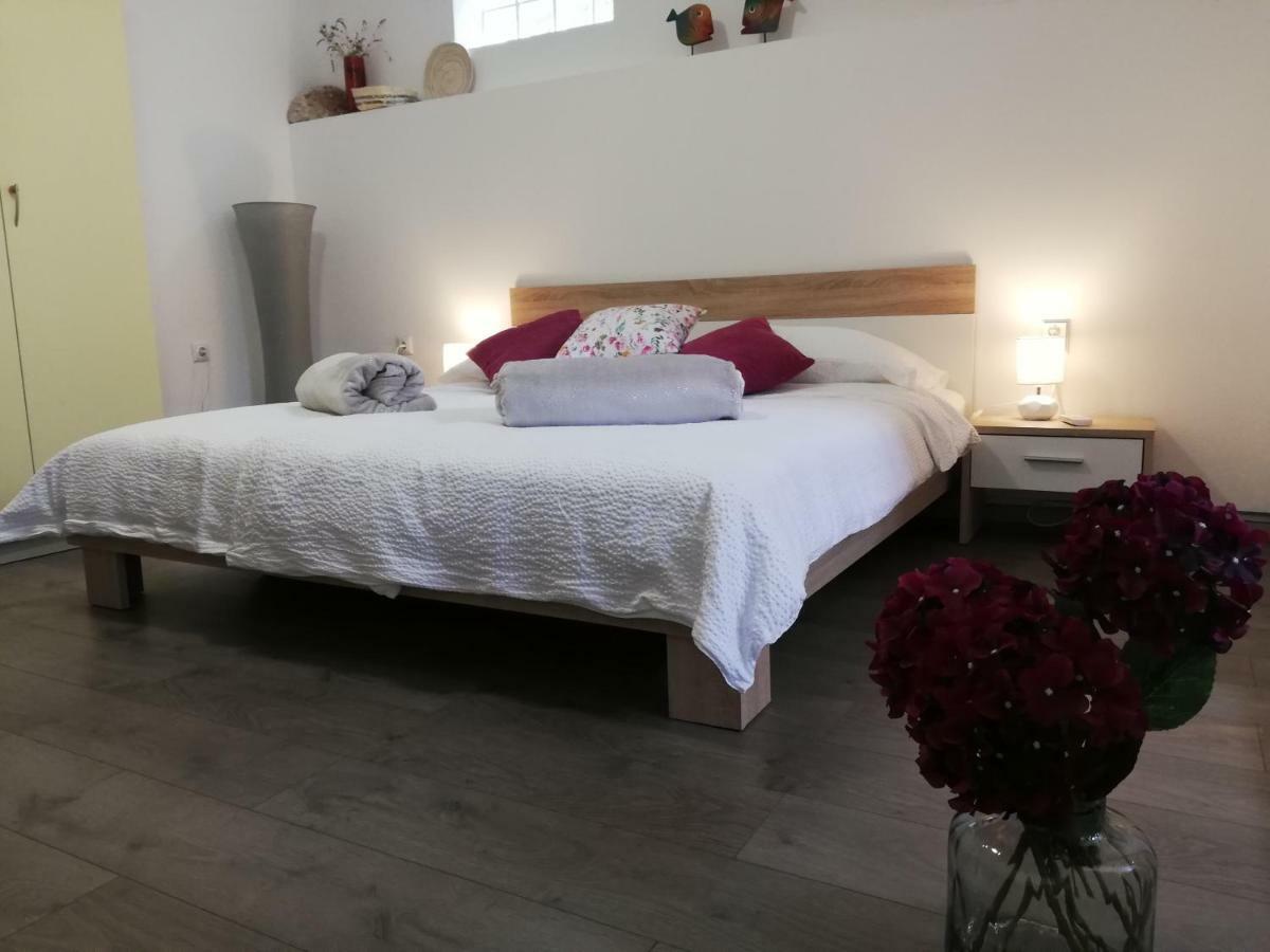 Apartments 4U Omisalj Bagian luar foto